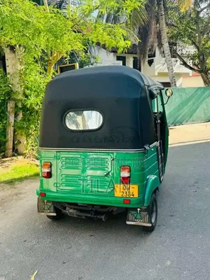 Bajaj 4 Stroke 2010 Three Wheel (Used)