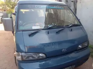 Hyundai H100 2001 Van (Used)