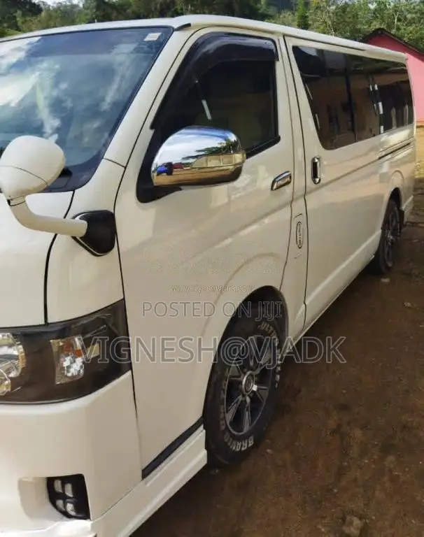 Toyota KDH 200 2007 Van (Used)