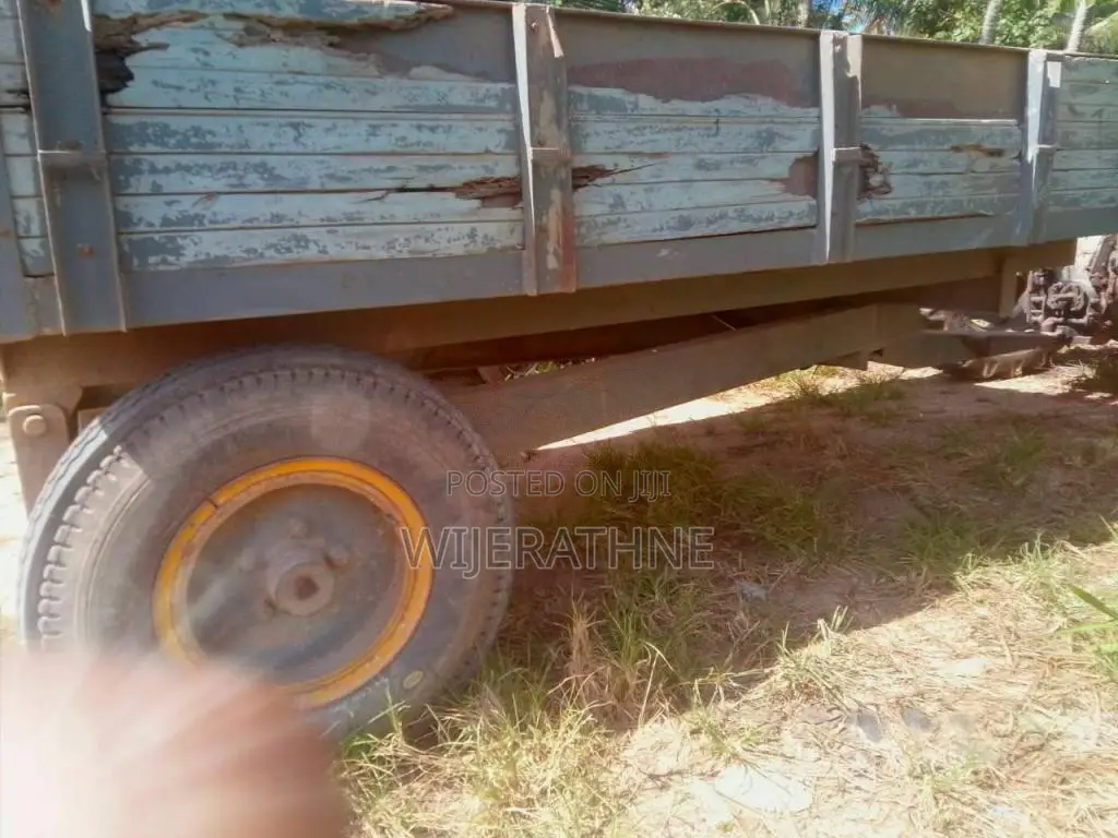 Massey-Ferguson 135 DL 1980 Tractor (Used)