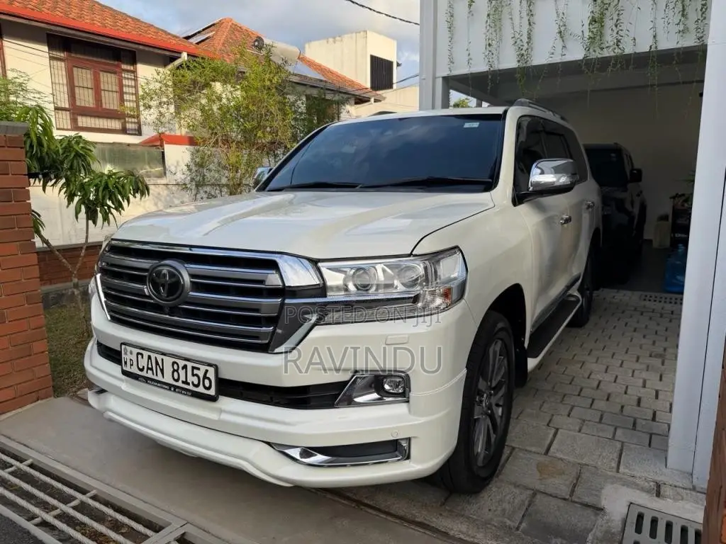 Toyota Land Cruiser V8 ZX 2015 SUV (Used)