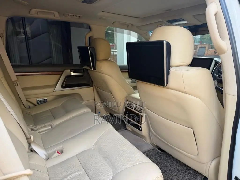 Toyota Land Cruiser V8 ZX 2015 SUV (Used)