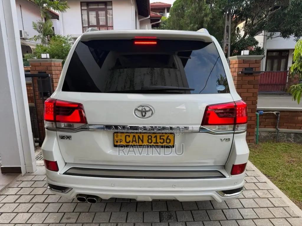 Toyota Land Cruiser V8 ZX 2015 SUV (Used)