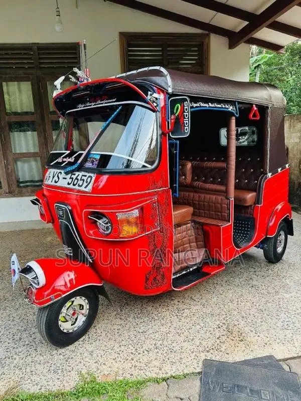 Bajaj RE 205 2011 Three Wheel (Used)