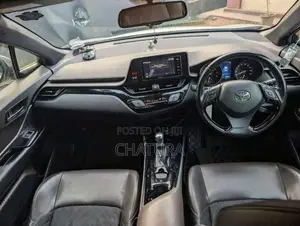 Toyota CHR 2018 SUV (Used)