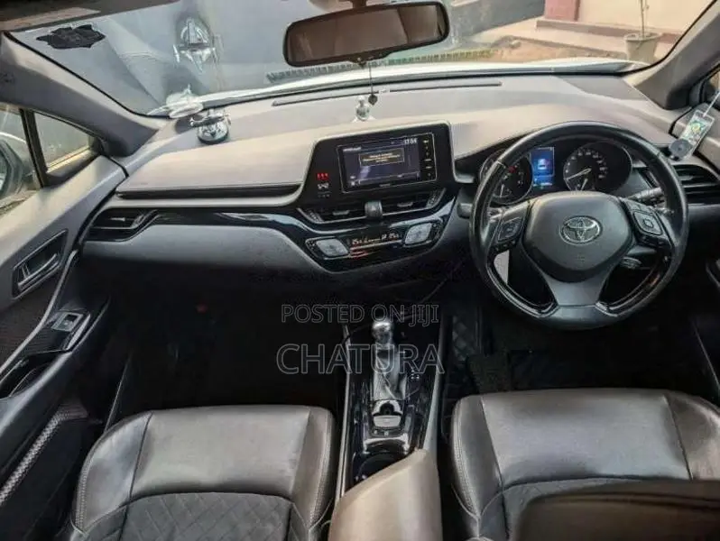 Toyota CHR 2018 SUV (Used)