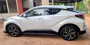 Toyota CHR 2018 SUV (Used)