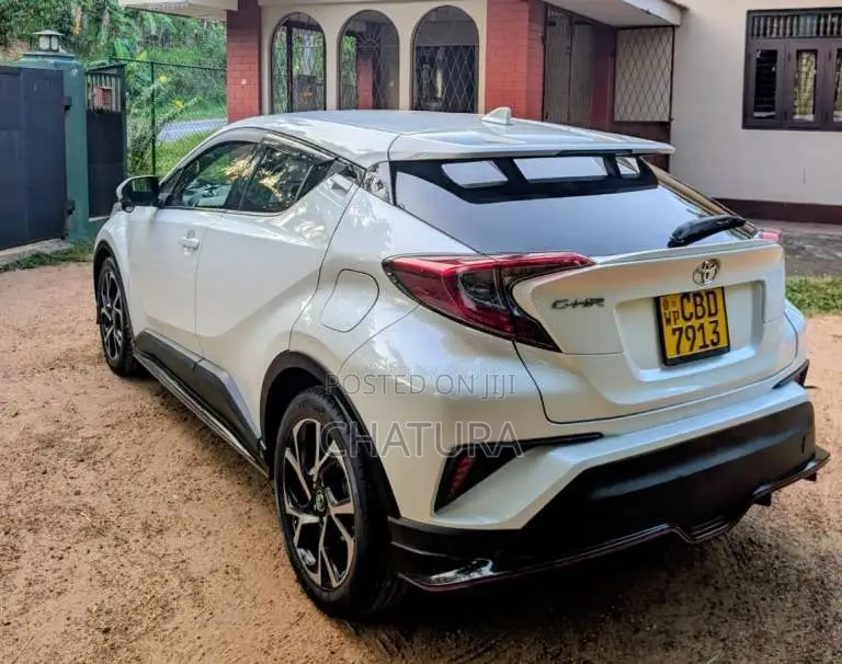 Toyota CHR 2018 SUV (Used)