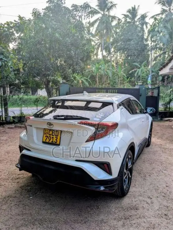 Toyota CHR 2018 SUV (Used)