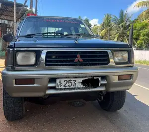 Mitsubishi L200 1999 Pickup (Used)