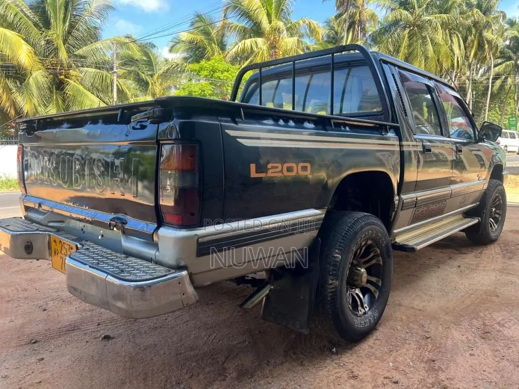 Mitsubishi L200 1999 Pickup (Used)