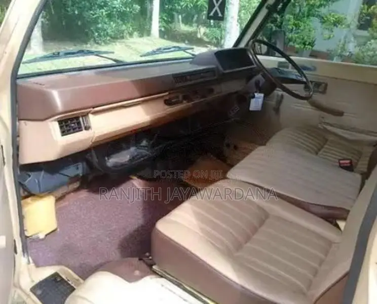Mitsubishi L300 Deisel 1986 Van (Used)