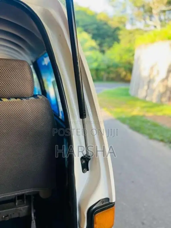 Toyota Shell 1989 Van (Used)