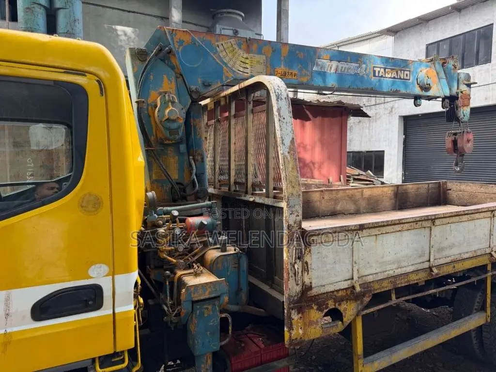 Mitsubishi Canter Boom 1990 Lorry (Used)