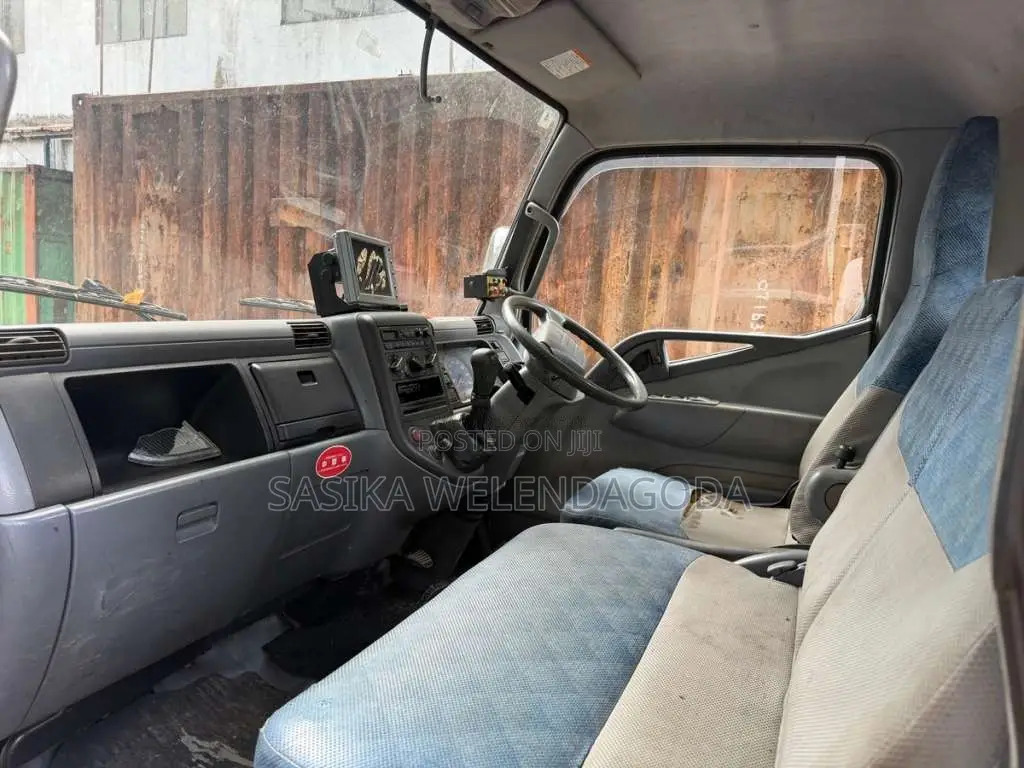 Mitsubishi Canter Boom 1990 Lorry (Used)