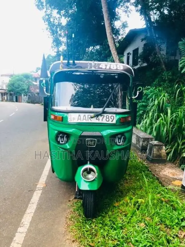Bajaj 4 Stroke 2015 Three Wheel (Used)