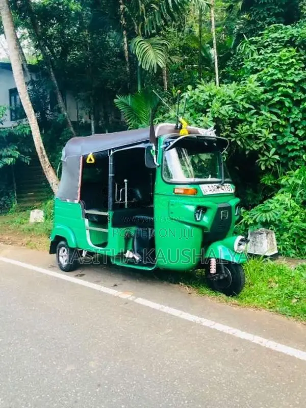 Bajaj 4 Stroke 2015 Three Wheel (Used)