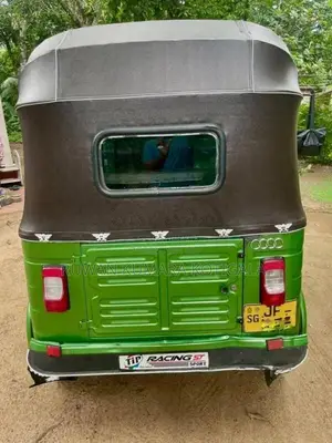 Bajaj 2 Stroke 2004 Three Wheel (Used)