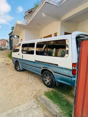 Toyota 113 1991 Van (Used)