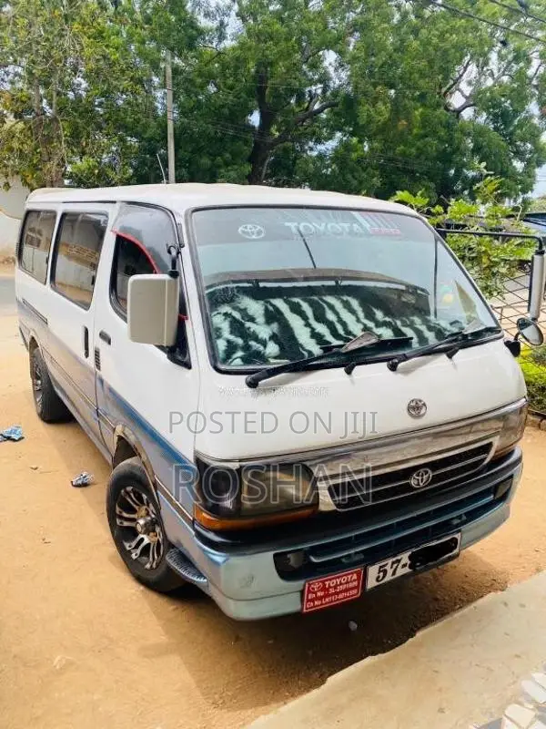 Toyota 113 1991 Van (Used)