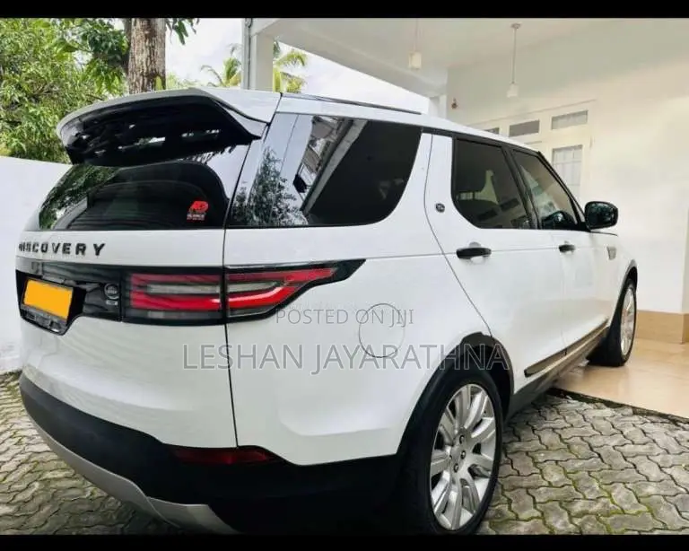 Land-Rover Discovery 5 2018 SUV (Used)
