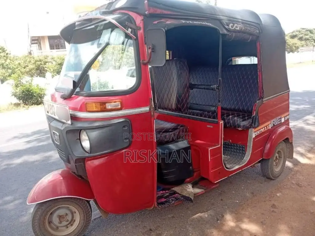 Bajaj RE 205 2017 Three Wheel (Used)