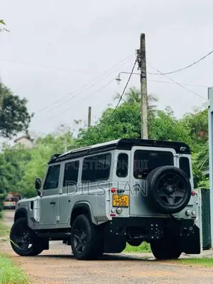 Land-Rover DEFENDER KAHN 110 2.2 PUMA 2007 SUV (Used)