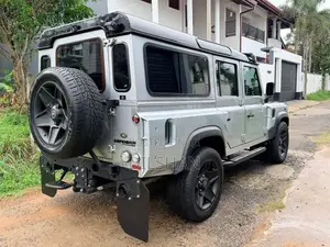 Land-Rover DEFENDER KAHN 110 2.2 PUMA 2007 SUV (Used)