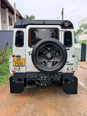 Land-Rover DEFENDER KAHN 110 2.2 PUMA 2007 SUV (Used)