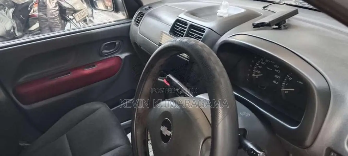 Chevrolet Cruze 2004 Car (Used)