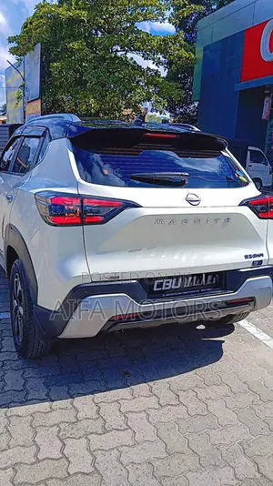 Nissan Magnite 1.0 Petrol FWD 2025 White