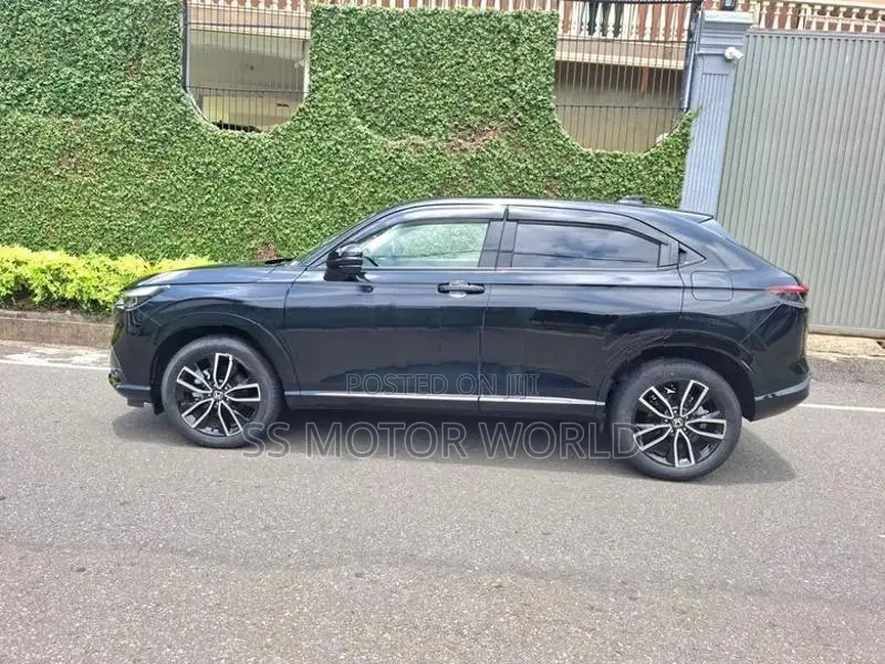 Honda Vezel Z PLAY MOONROOF 10SP 2026