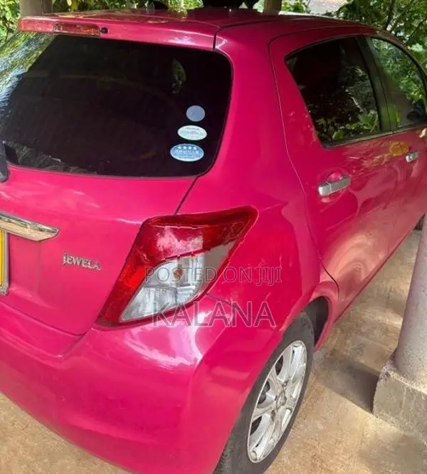 Toyota Vitz KSP 130 Jewela Mode 2012