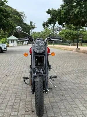 Royal Enfield Classic 350 Redditch Red 2026
