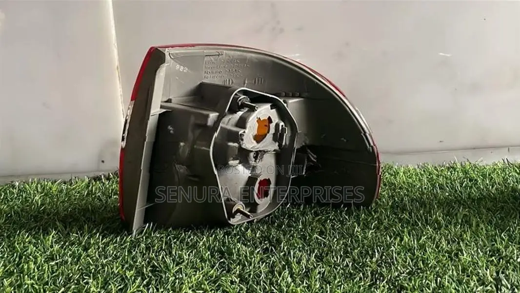TOYOTA COROLLA AE110 TAIL LIGHT LH