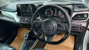 Toyota Taisor V GRADE BLACK TOP 2025