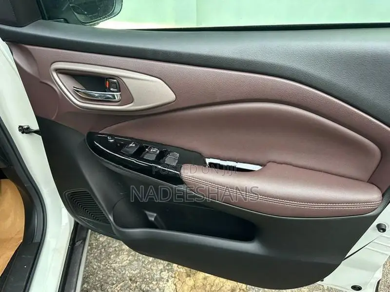 Toyota Taisor V GRADE BLACK TOP 2025