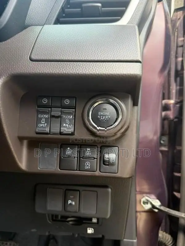 Toyota Roomy GT Turbo 2024