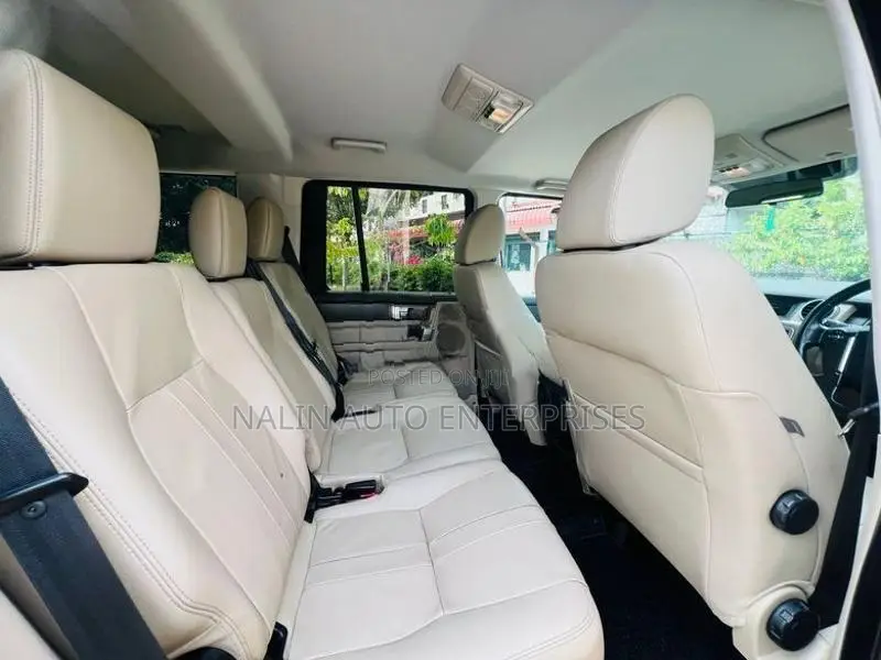 Land Rover Discovery 4S 2015