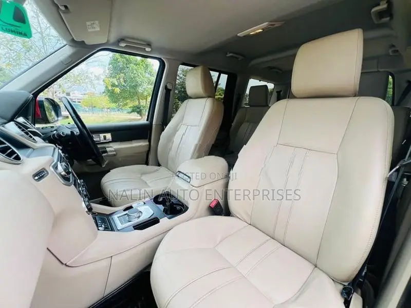 Land Rover Discovery 4S 2015