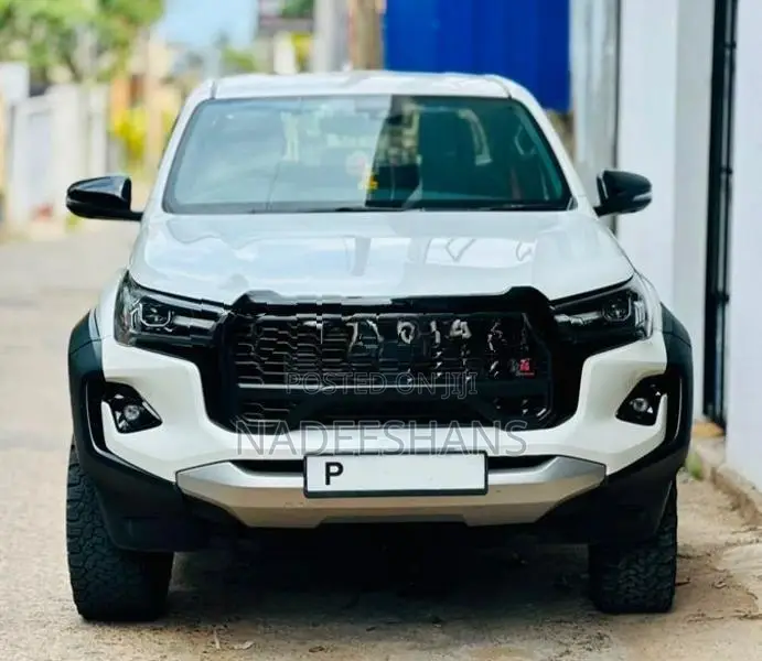 Toyota Hilux GR SPORTS 2024