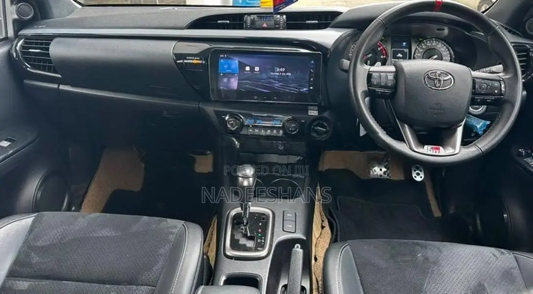 Toyota Hilux GR SPORTS 2024