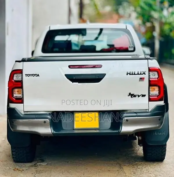 Toyota Hilux GR SPORTS 2024