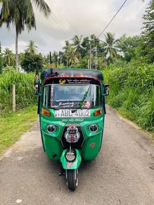 Bajaj RE 4Stroke Three wheel 2016