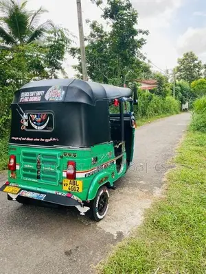 Bajaj RE 4Stroke Three wheel 2016