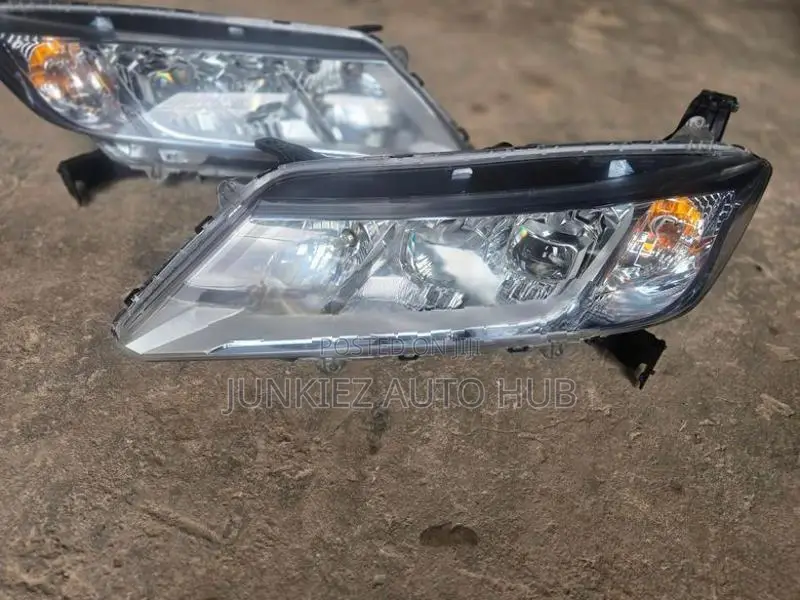 Honda Grace HeadLight GM4