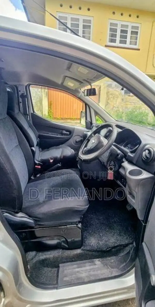 Nissan NV200 Auto Van 7 Seat 2013