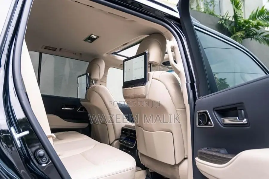 Toyota Land Cruiser LC 300 WALD Kitted 2025