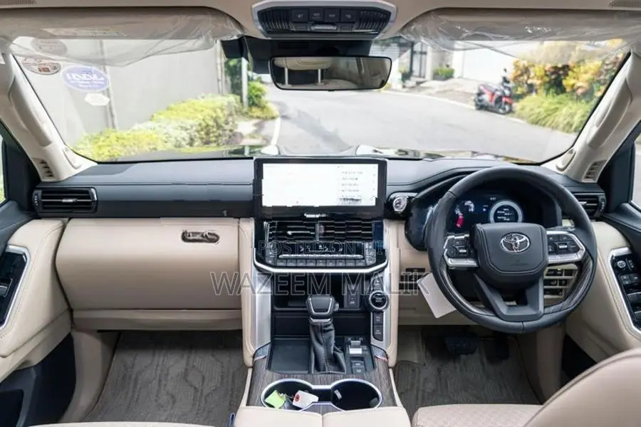 Toyota Land Cruiser LC 300 WALD Kitted 2025