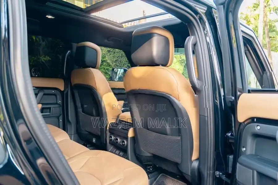 Land Rover Defender P300E UK HSE 2025